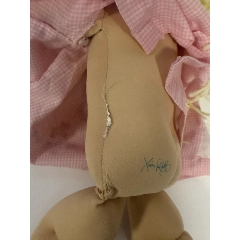 Cabbage Patch Kids, Girl Doll, Blonde Hair, 1 Dimple Blue Eyes Pre-loved